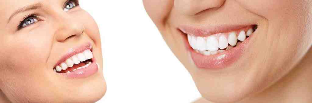 What is the difference between a dentist and a cosmetic dentist?