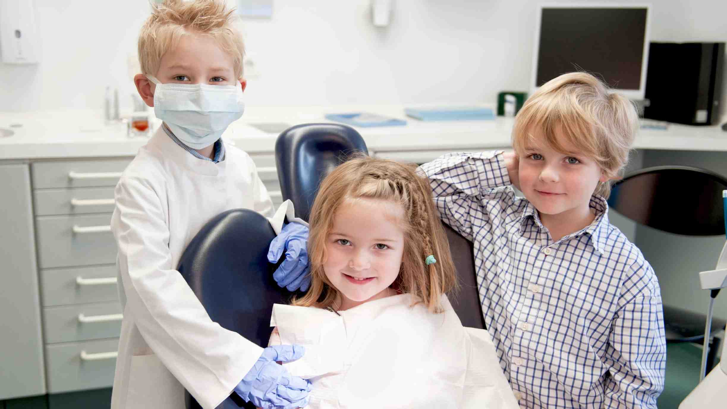 What is the difference between a pediatric dentist and a general dentist?