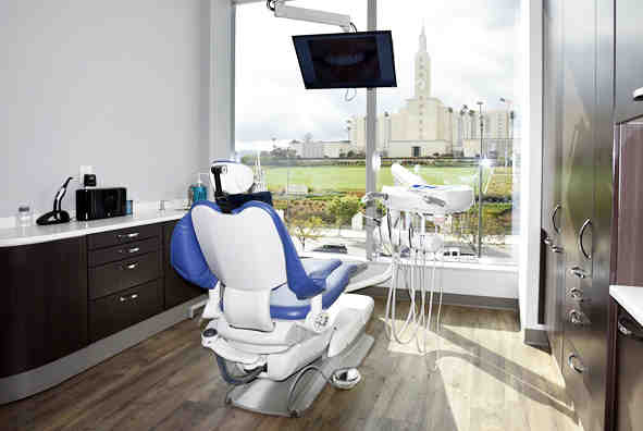 Who is the best cosmetic dentist in Los Angeles?