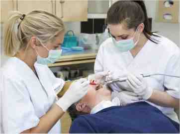 How do you make a formal complaint about a dentist?
