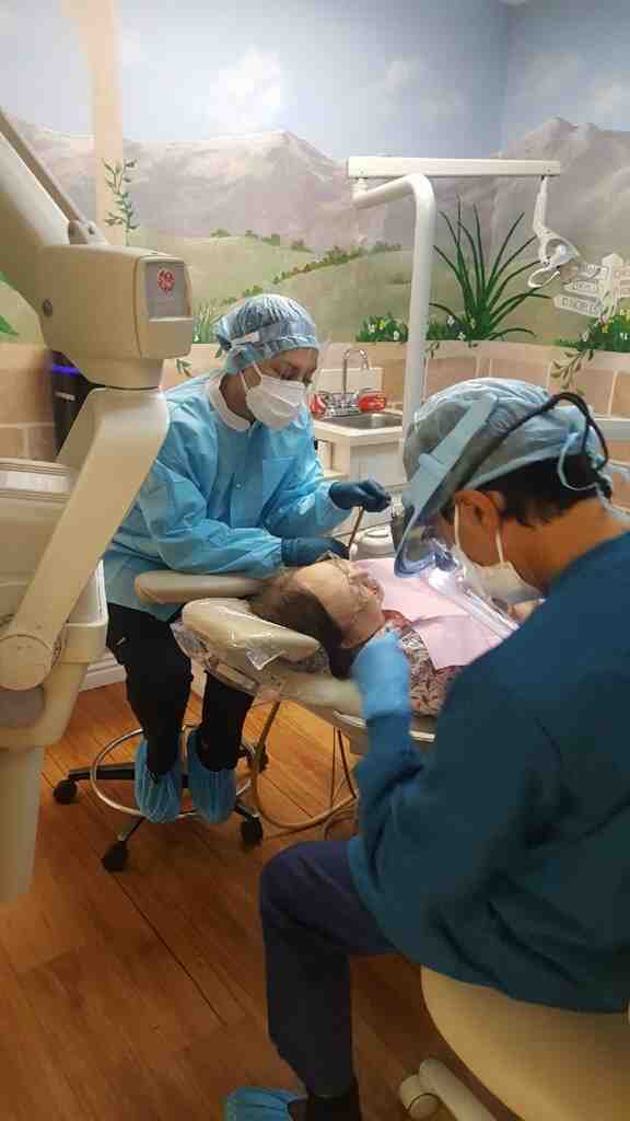 How many dental schools are in California?