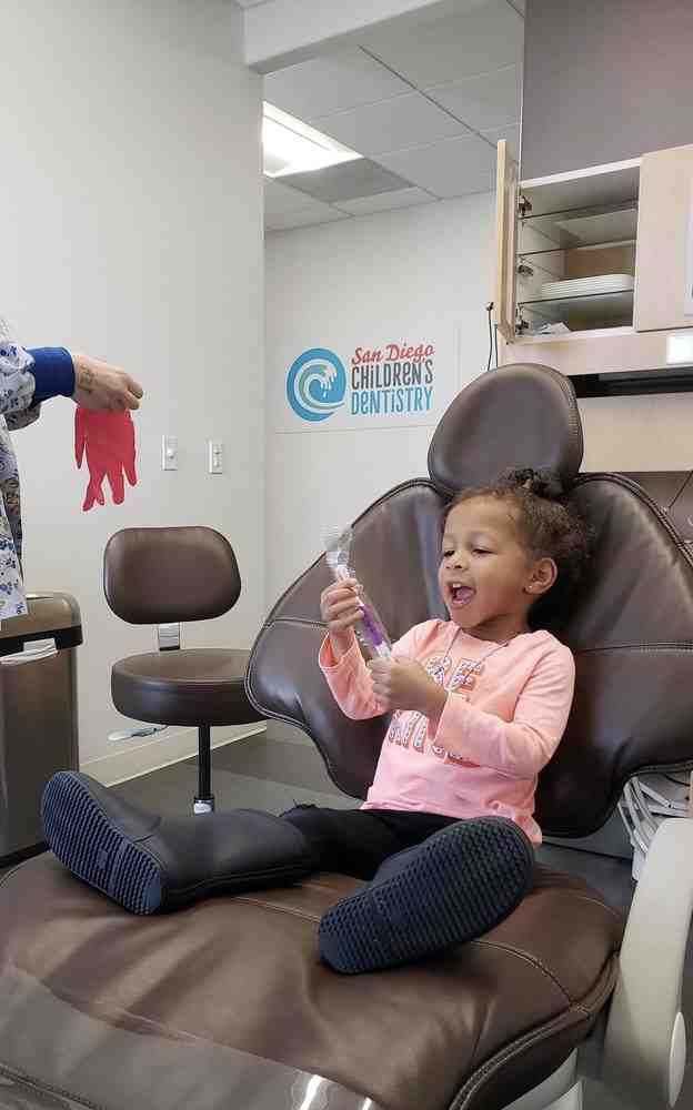 What ages do pediatric dentists treat?